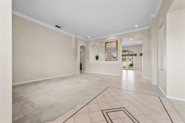 816 Dragonfly Ct, Roseville, CA 95747