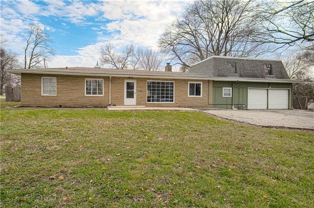 3 Glen Arbor Road, Kansas City, MO 64114