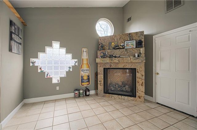 3 Glen Arbor Road, Kansas City, MO 64114