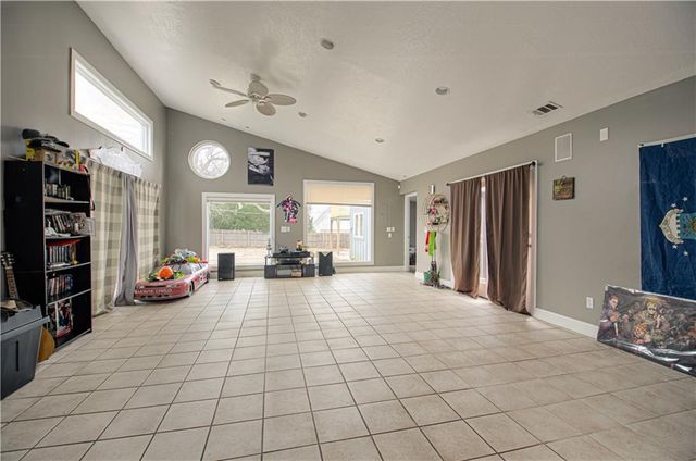 3 Glen Arbor Road, Kansas City, MO 64114