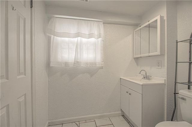 3 Glen Arbor Road, Kansas City, MO 64114