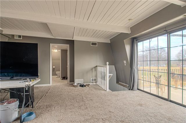 3 Glen Arbor Road, Kansas City, MO 64114