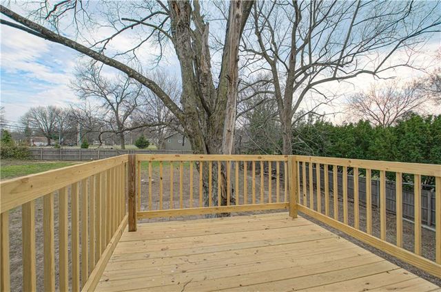 3 Glen Arbor Road, Kansas City, MO 64114