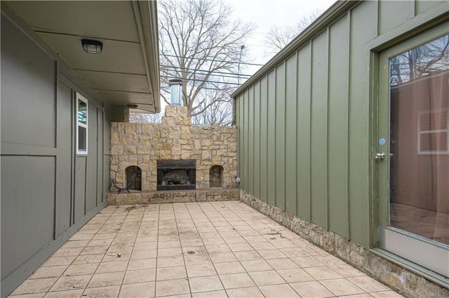 3 Glen Arbor Road, Kansas City, MO 64114