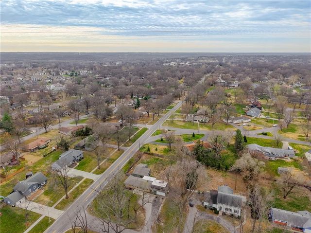 3 Glen Arbor Road, Kansas City, MO 64114