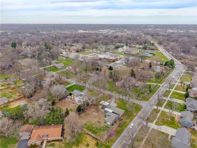 3 Glen Arbor Road, Kansas City, MO 64114