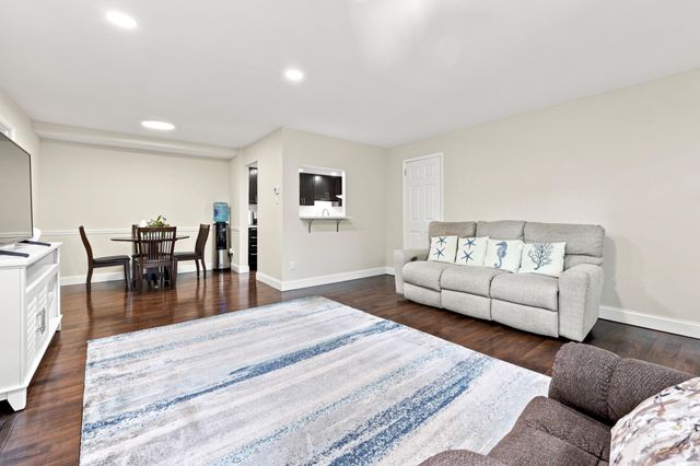 514 OLD FORGE XING, Devon, PA 19333