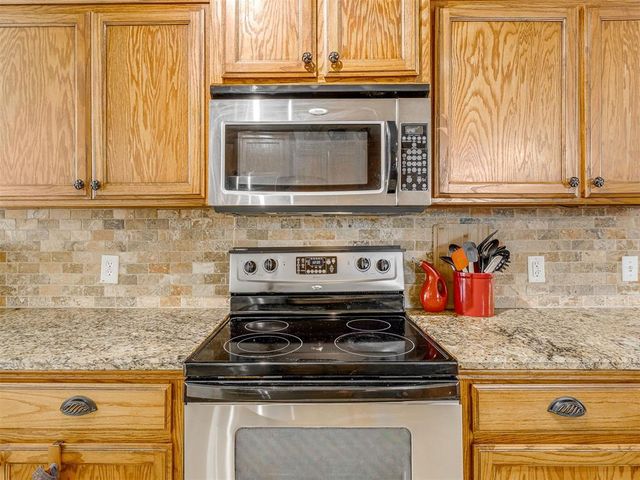 1205 NW 190th Place, Edmond, OK 73012