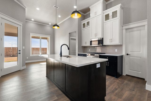 1111 N 6th Street, Wolfforth, TX 79382