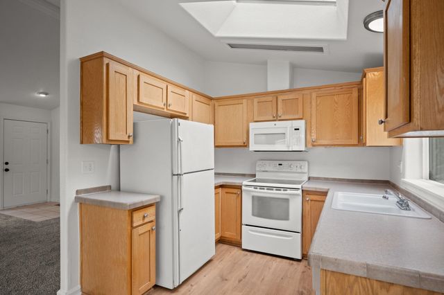 17315 E Coach Dr, Greenacres, WA 99016