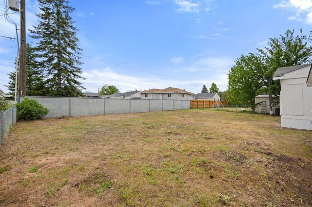 17315 E Coach Dr, Greenacres, WA 99016
