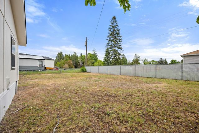 17315 E Coach Dr, Greenacres, WA 99016