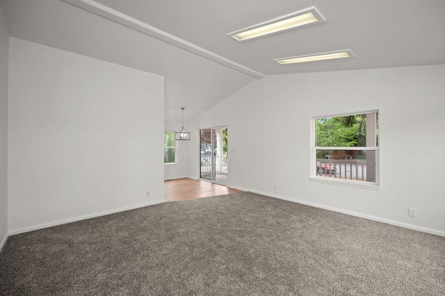 17315 E Coach Dr, Greenacres, WA 99016