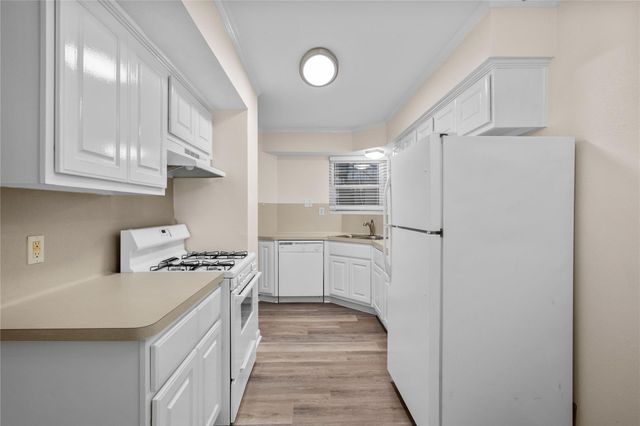 102 Strand Street 3, Galveston, TX 77550