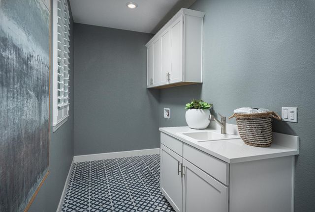 9065 Himalaya Way, Roseville, CA 95747