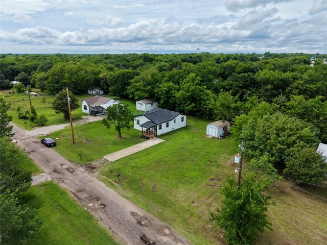 615 Smith Circle, Point, TX 75472