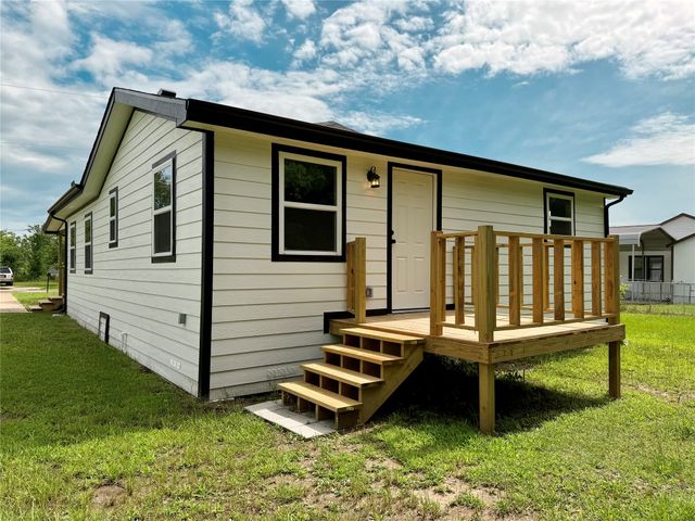 615 Smith Circle, Point, TX 75472