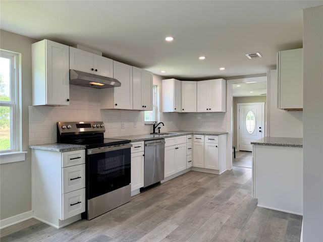 615 Smith Circle, Point, TX 75472