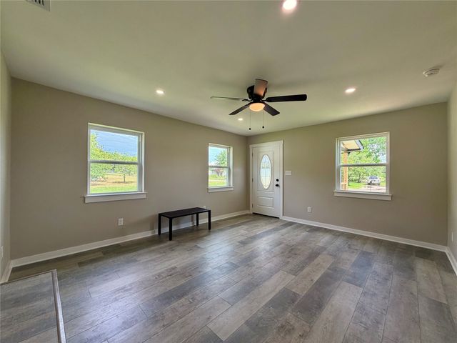 615 Smith Circle, Point, TX 75472