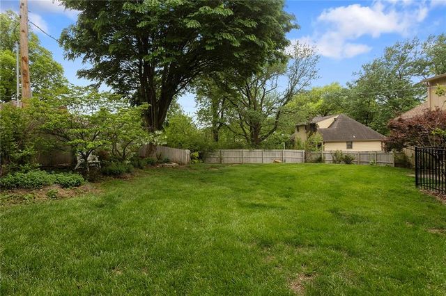 3901 S Sherman Drive, Independence, MO 64055