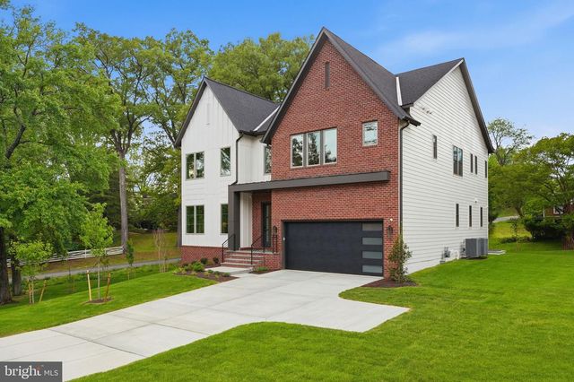 3022 CASTLE RD, Falls Church, VA 22044