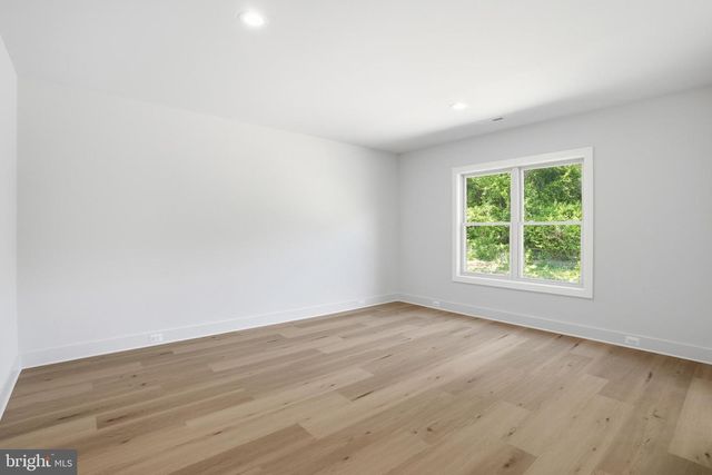 3022 CASTLE RD, Falls Church, VA 22044