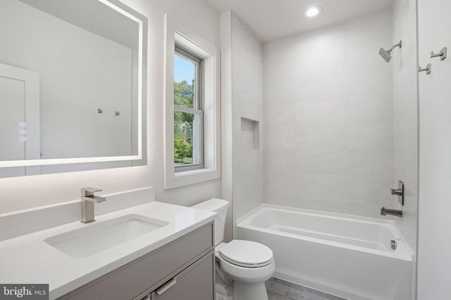 3022 CASTLE RD, Falls Church, VA 22044