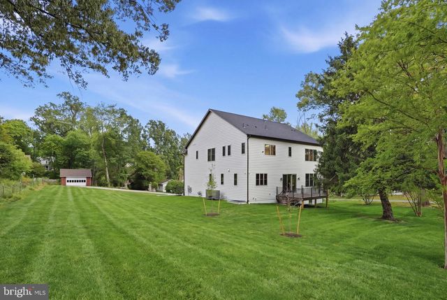 3022 CASTLE RD, Falls Church, VA 22044