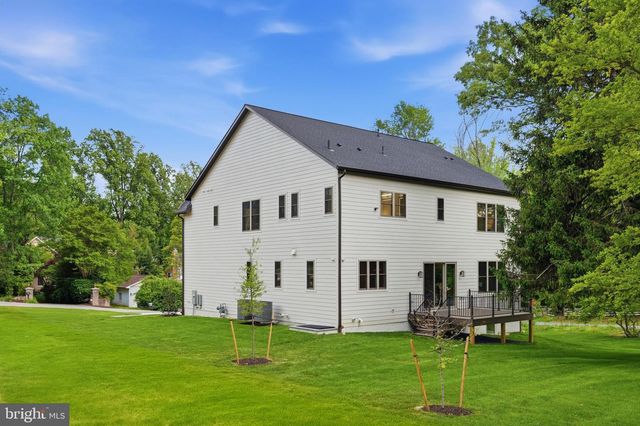 3022 CASTLE RD, Falls Church, VA 22044