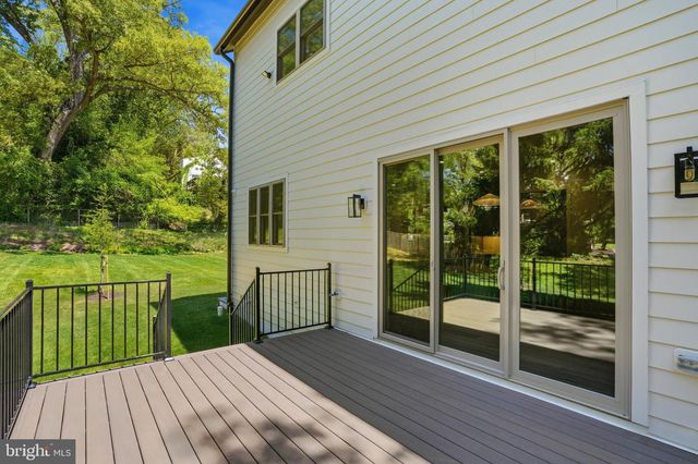 3022 CASTLE RD, Falls Church, VA 22044