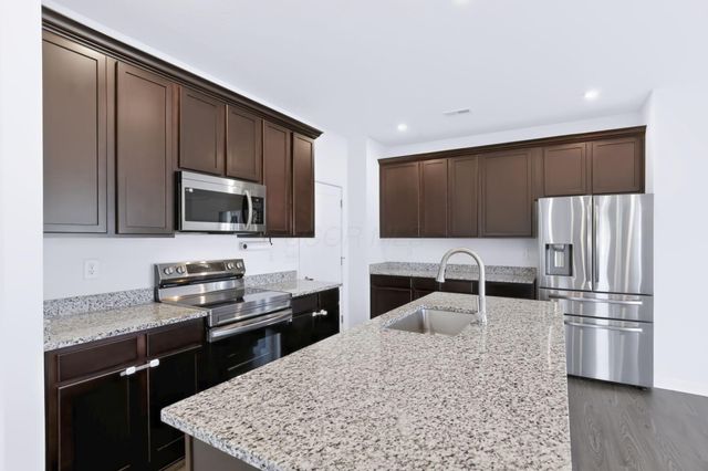 1698 Lewes Castle Drive, Grove City, OH 43123