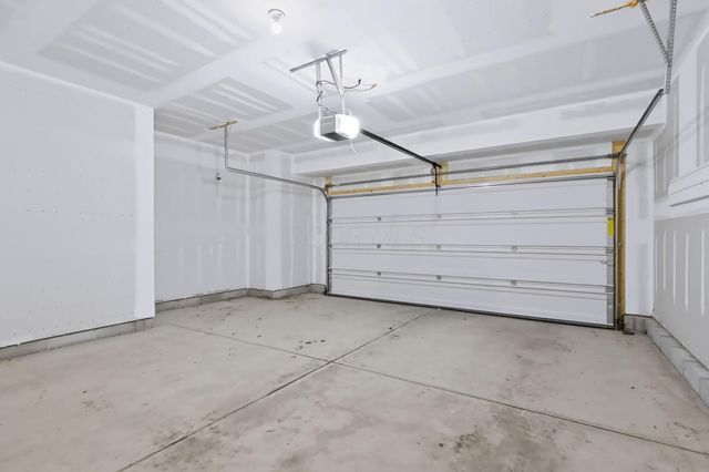 1698 Lewes Castle Drive, Grove City, OH 43123