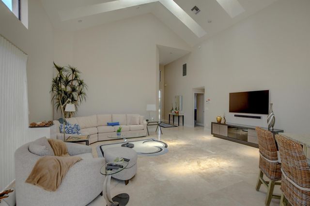 5213 Via De Amalfi Drive, Boca Raton, FL 33496