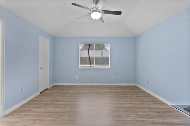 805 River Creek, La Porte, TX 77571