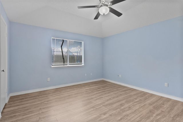 805 River Creek, La Porte, TX 77571