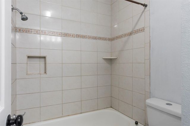 805 River Creek, La Porte, TX 77571