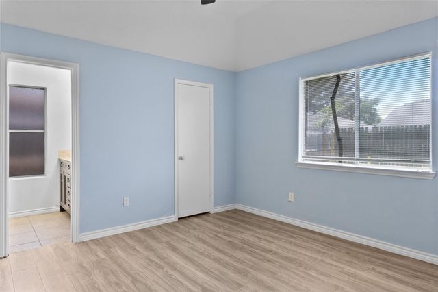 805 River Creek, La Porte, TX 77571