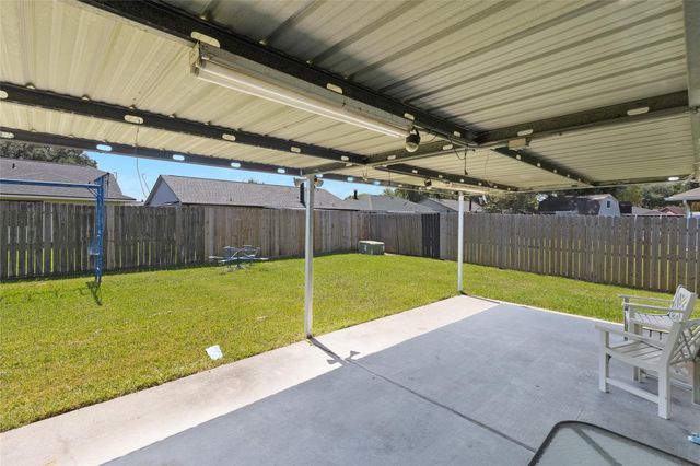 805 River Creek, La Porte, TX 77571