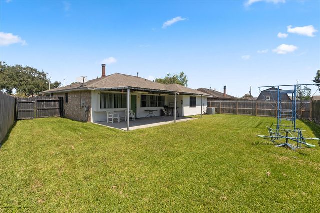 805 River Creek, La Porte, TX 77571