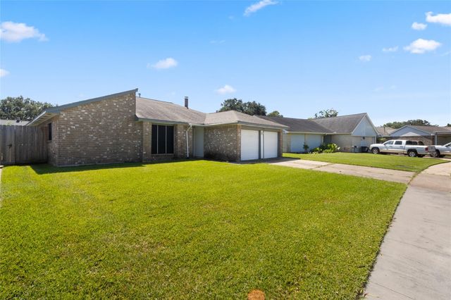 805 River Creek, La Porte, TX 77571