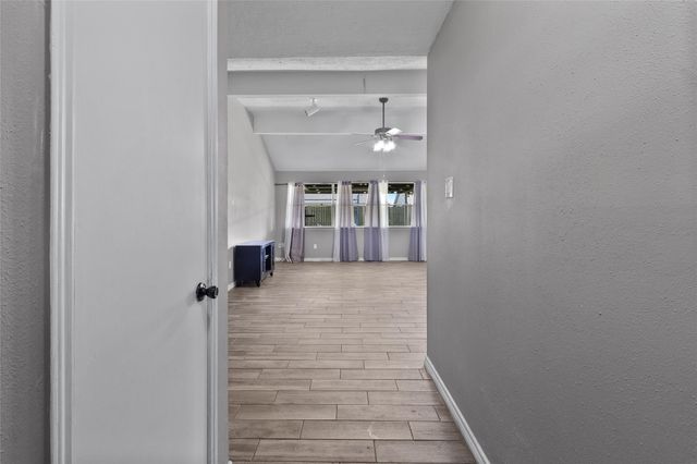 805 River Creek, La Porte, TX 77571