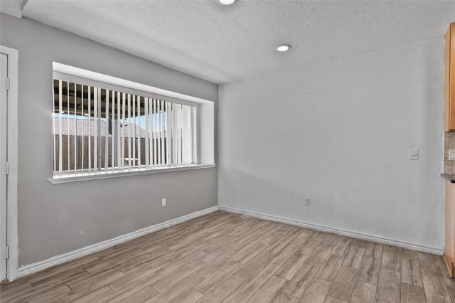 805 River Creek, La Porte, TX 77571