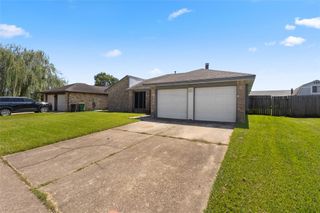 805 River Creek, La Porte, TX 77571