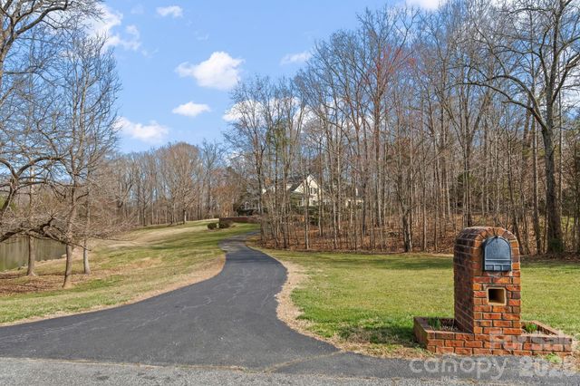 7902 Southerland Drive, Browns Summit, NC 27214
