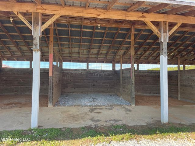 10301 Road 783, Philadelphia, MS 39350