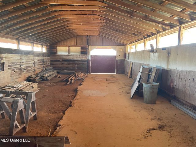 10301 Road 783, Philadelphia, MS 39350