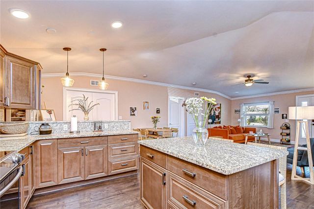 6137 12TH AVENUE S, Gulfport, FL 33707