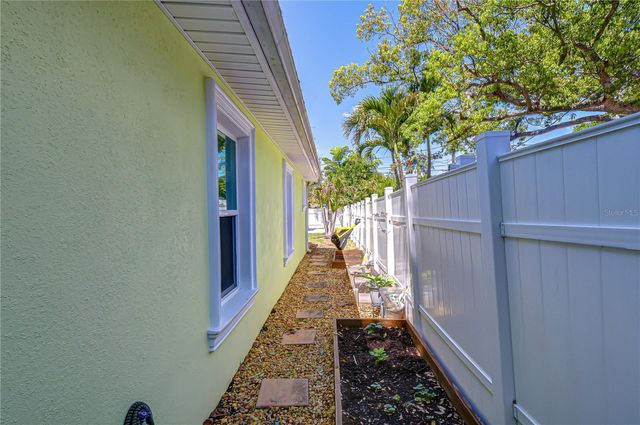 6137 12TH AVENUE S, Gulfport, FL 33707