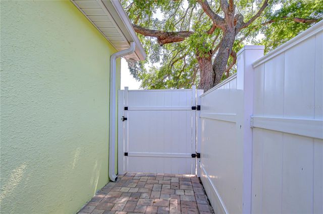 6137 12TH AVENUE S, Gulfport, FL 33707