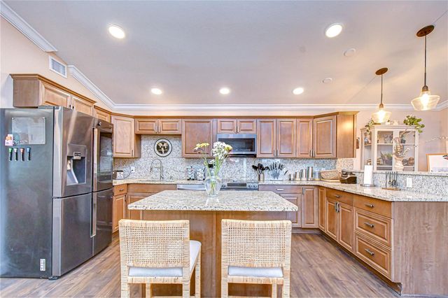 6137 12TH AVENUE S, Gulfport, FL 33707